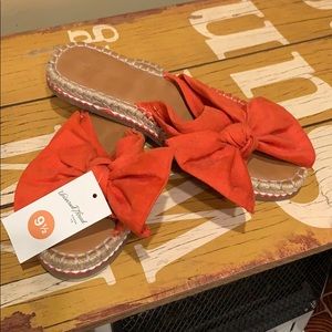 NWT Universal Thread Slip On Bow Sandals